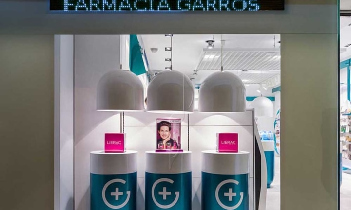 หน้าร้าน Garrós Pharmacy